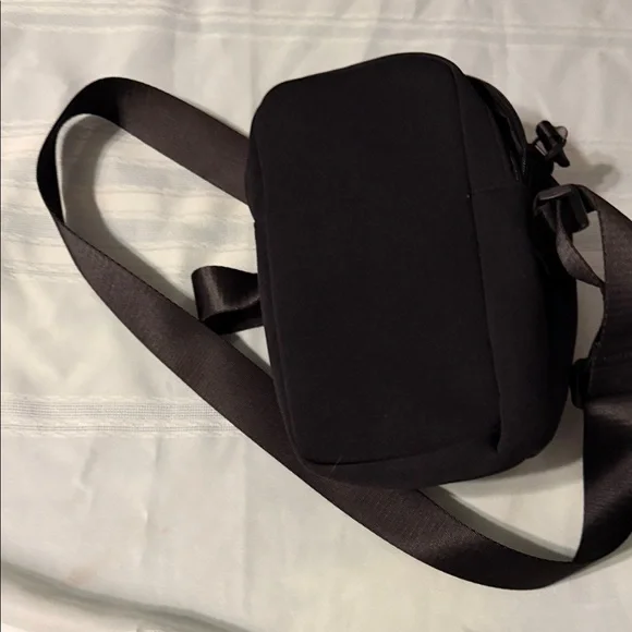 Black Crossbody Bag Camera - Picture 3 of 3